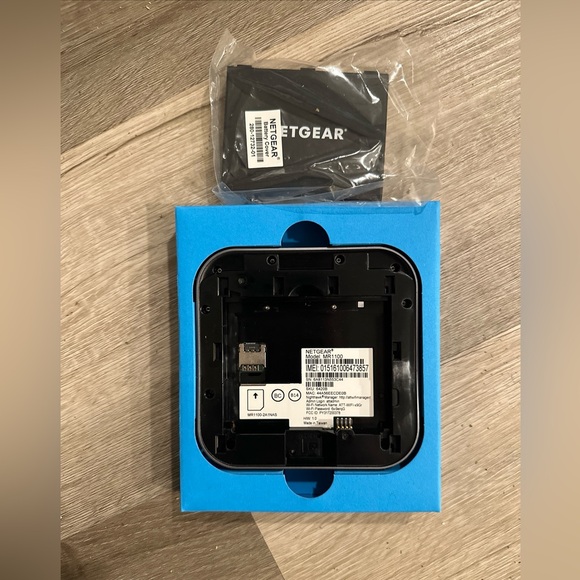 AT&T NIGHTHAWK LTE MOBILE HOTSPOT UNLOCKED MR1100 - Picture 4 of 8